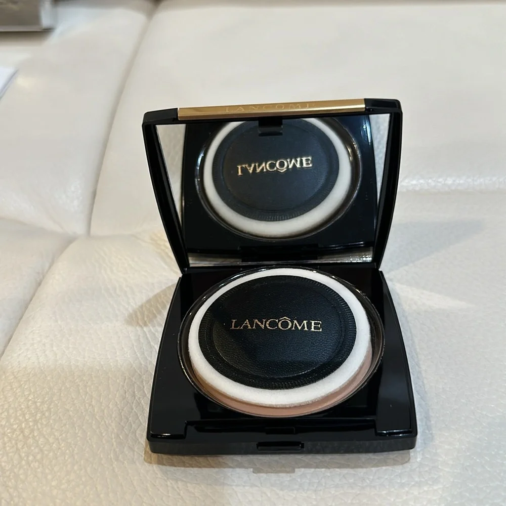 LANCÔME PARIS DUAL FINISH Colors-100 Porcelaine Delicate and COSMETIC BAG